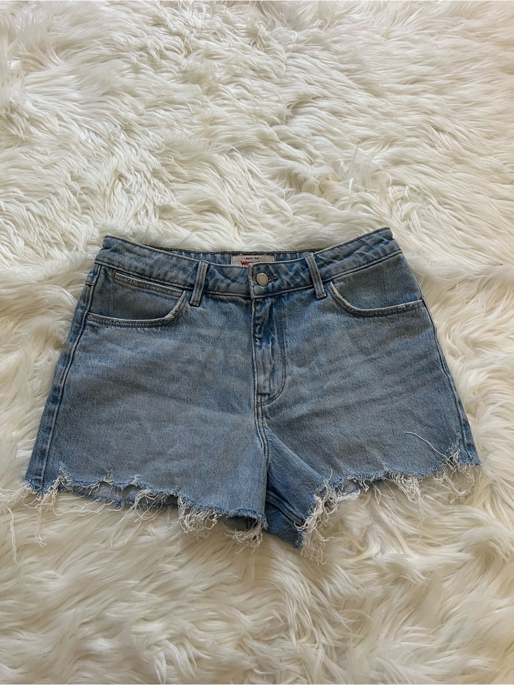 Wrangler Light Blue Mid-Rise Vintage Short